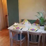 Pour 7 Avec Terrasse Et Cuisine Equipee - Api-1-52-737 *