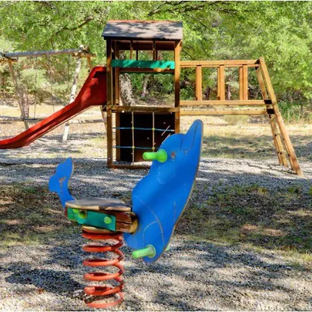 Pour 7 Avec Terrasse Et Cuisine Equipee - Api-1-52-737 אתר קמפינג *