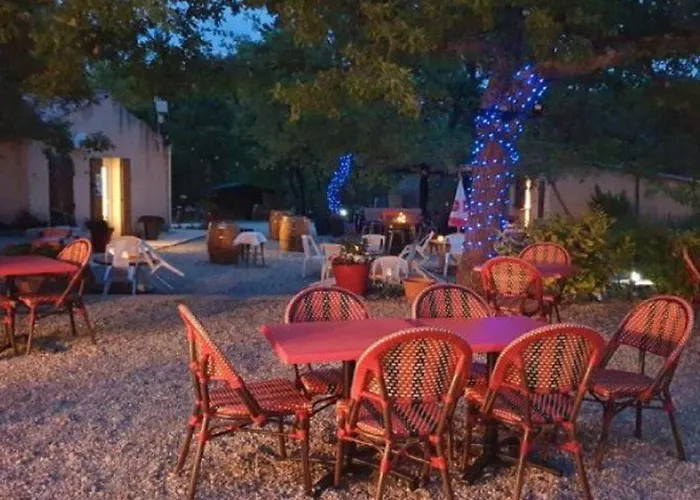 Pour 7 Avec Terrasse Et Cuisine Equipee - Api-1-52-737 Camping